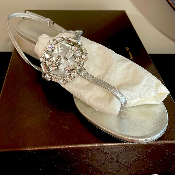 Gucci Silver Sandals, size 38, authentic - Picture 1 of 9